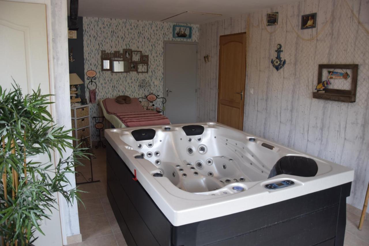 Au Gue Du Bois Bed & Breakfast Neuville-de-Poitou Ngoại thất bức ảnh